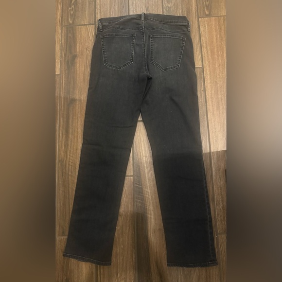 GAP Classic Straight Leg Jeans - Black Wash - Size 32R - EUC - Picture 3 of 4